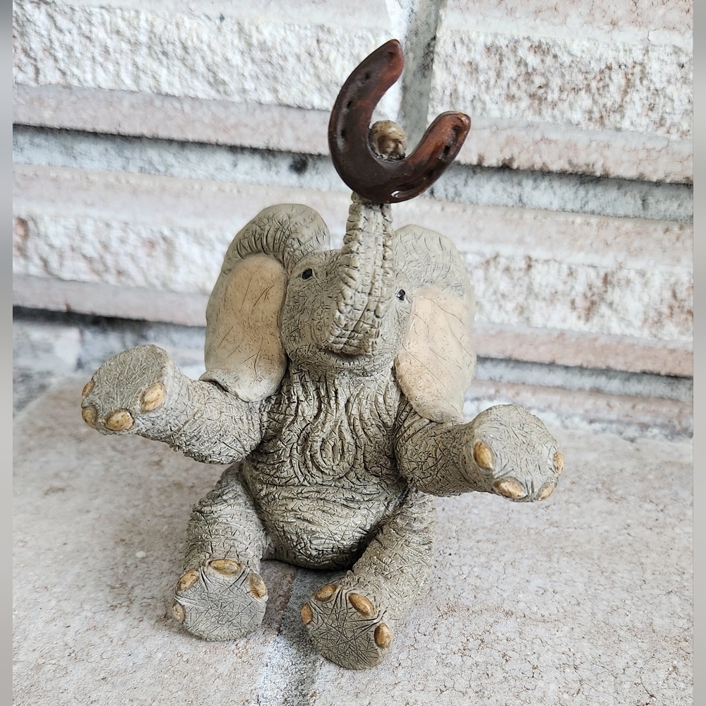 Elephant with horseshoe